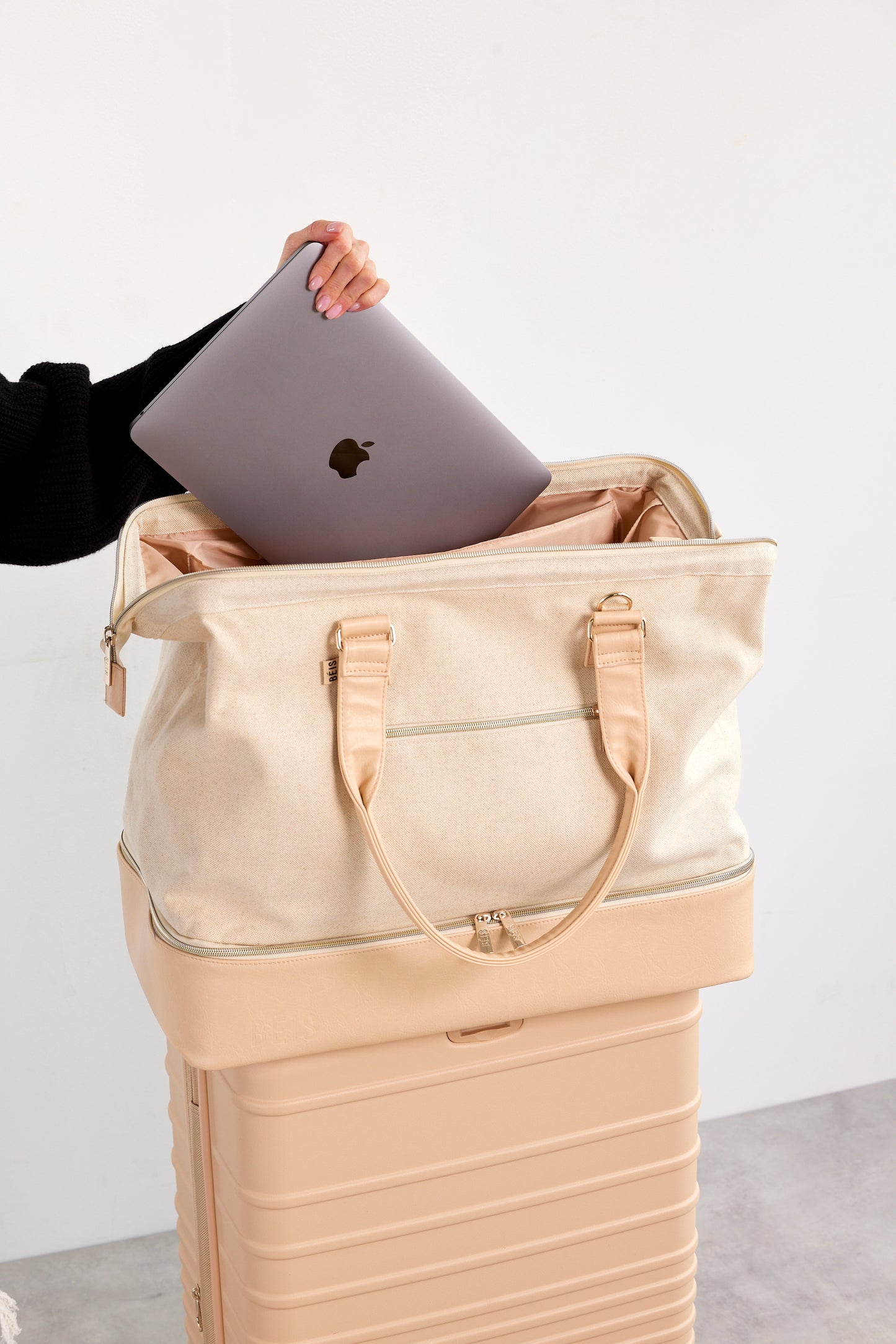 The Weekender in Beige